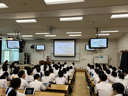 university_tour01.jpg