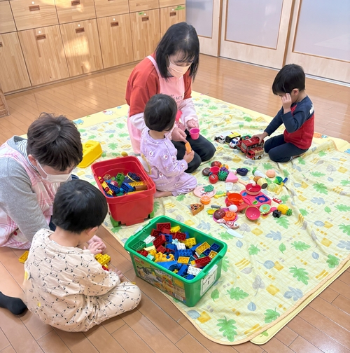 HP掲載(名前シール消去加工済) 2026.1 入試託児フォト.jpeg